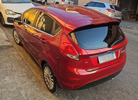 FORD FIESTA 1.6 TITANIUM HATCH 16V FLEX 4P POWERSHIFT